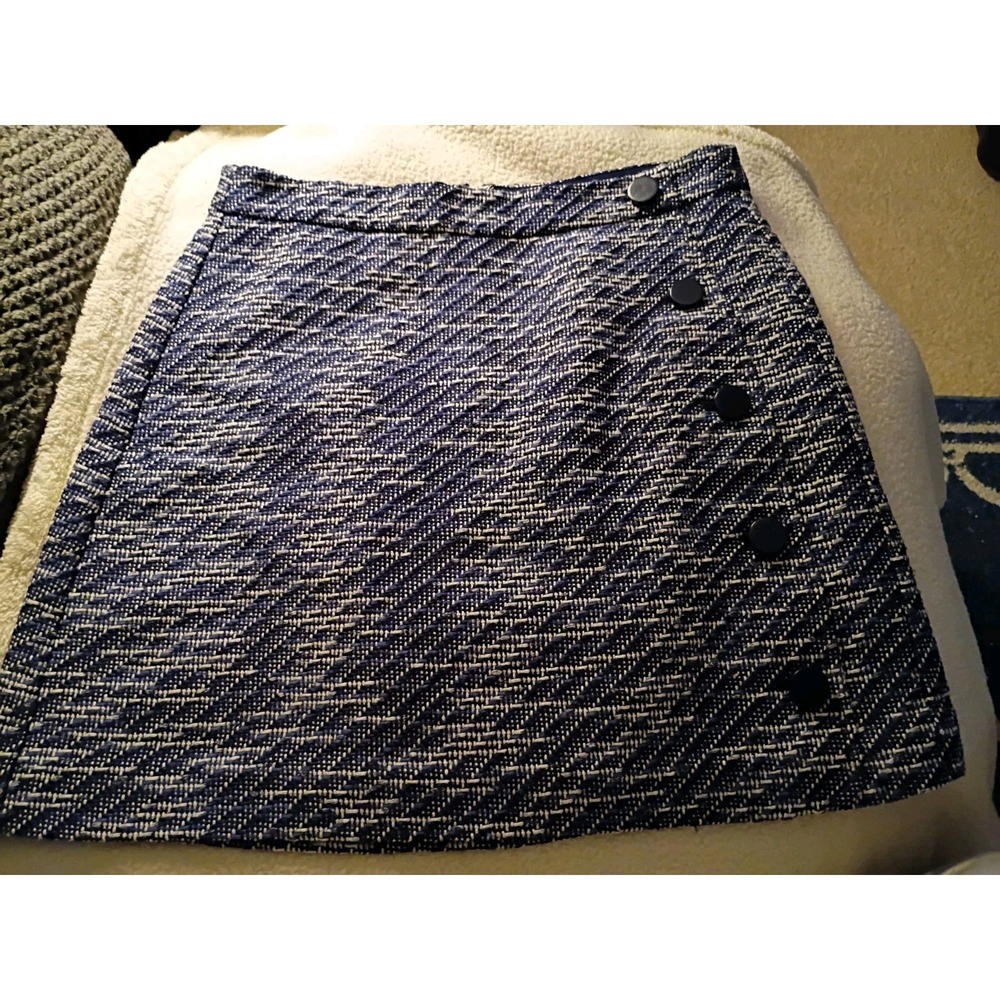 Excellent Used Condition Loft Multicolor Print With Buttons Skirt 6 Zip, Lining